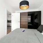 Przytulne Z Balkonem W Centrum Blisko Plazy By Renters