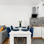 Przytulne Z Balkonem W Centrum Blisko Plazy By Renters