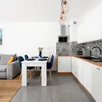 Przytulne Z Balkonem W Centrum Blisko Plazy By Renters Lägenhet *