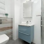 Przytulne Z Balkonem W Centrum Blisko Plazy By Renters Lägenhet