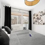 Przytulne Z Balkonem W Centrum Blisko Plazy By Renters *