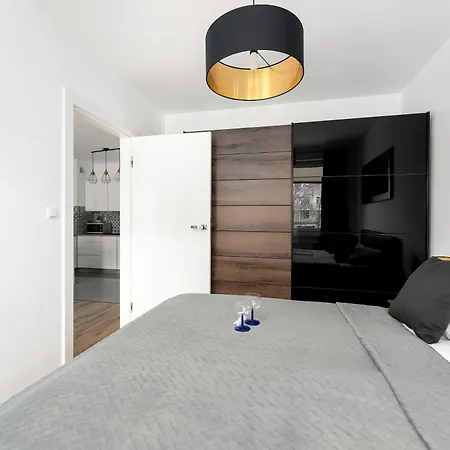Przytulne Z Balkonem W Centrum Blisko Plazy By Renters