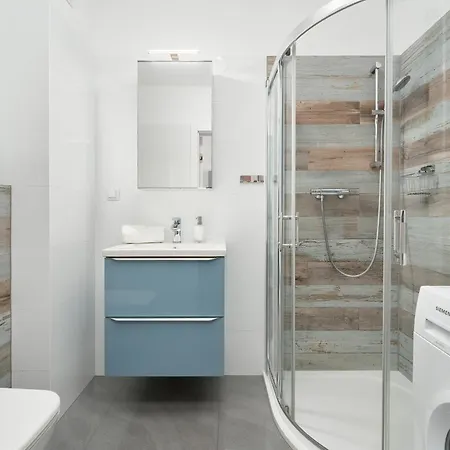 Przytulne Z Balkonem W Centrum Blisko Plazy By Renters
