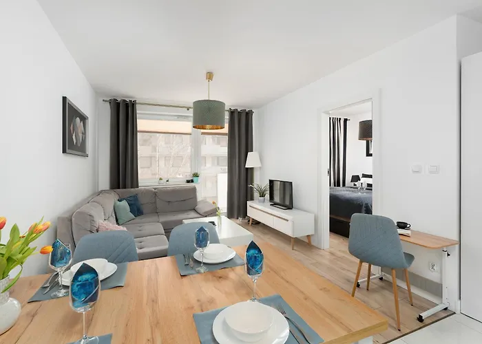 Apartment Przytulne Z Balkonem W Centrum Blisko Plazy By Renters Kolobrzeg