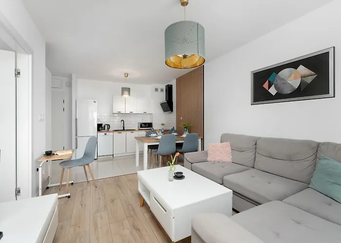 Przytulne Z Balkonem W Centrum Blisko Plazy By Renters Apartment