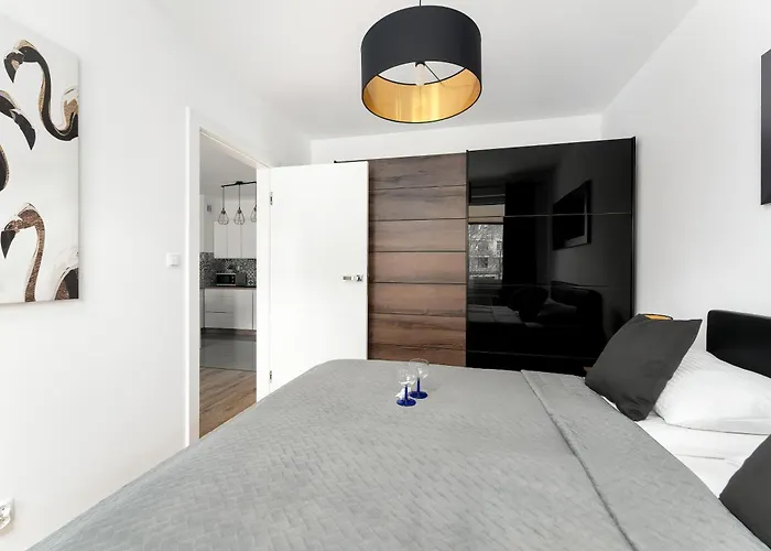 Przytulne Z Balkonem W Centrum Blisko Plazy By Renters